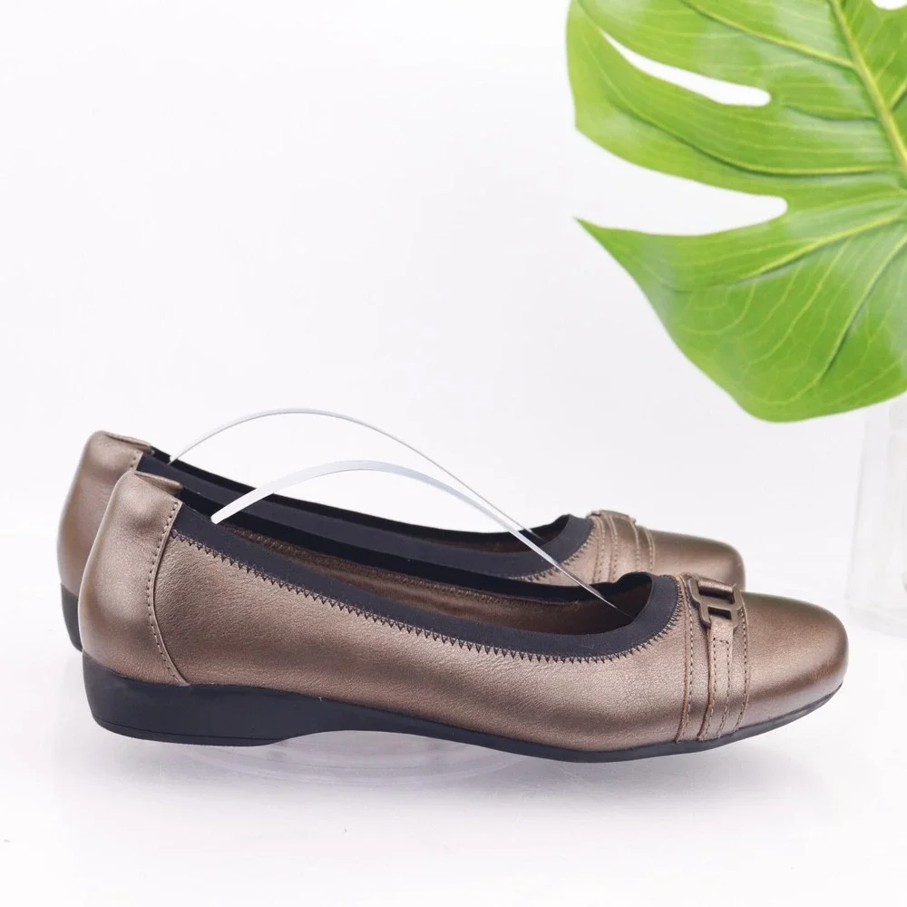Clarks Shoes Womens Kinzie Light Ballet Flat Size 9 M Bronze Tan Comfort Cap Toe